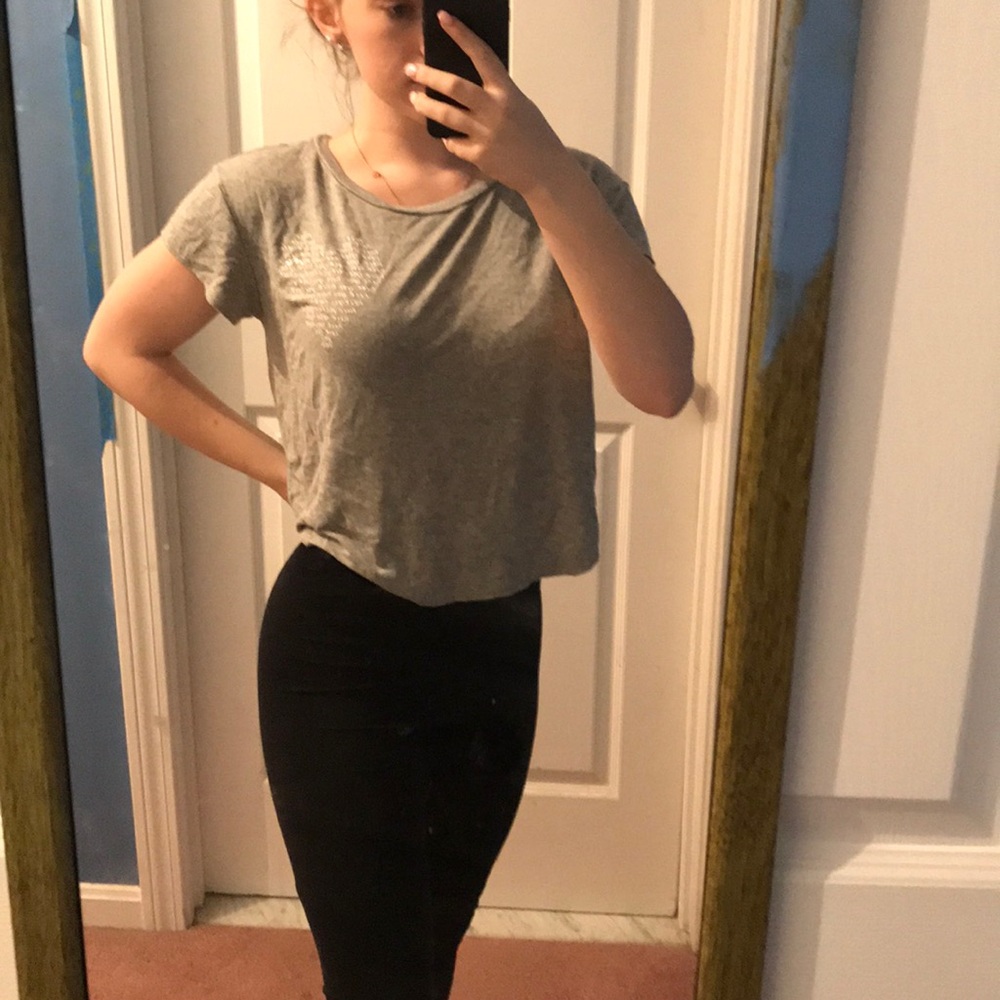 Soft & sexy AE crop top